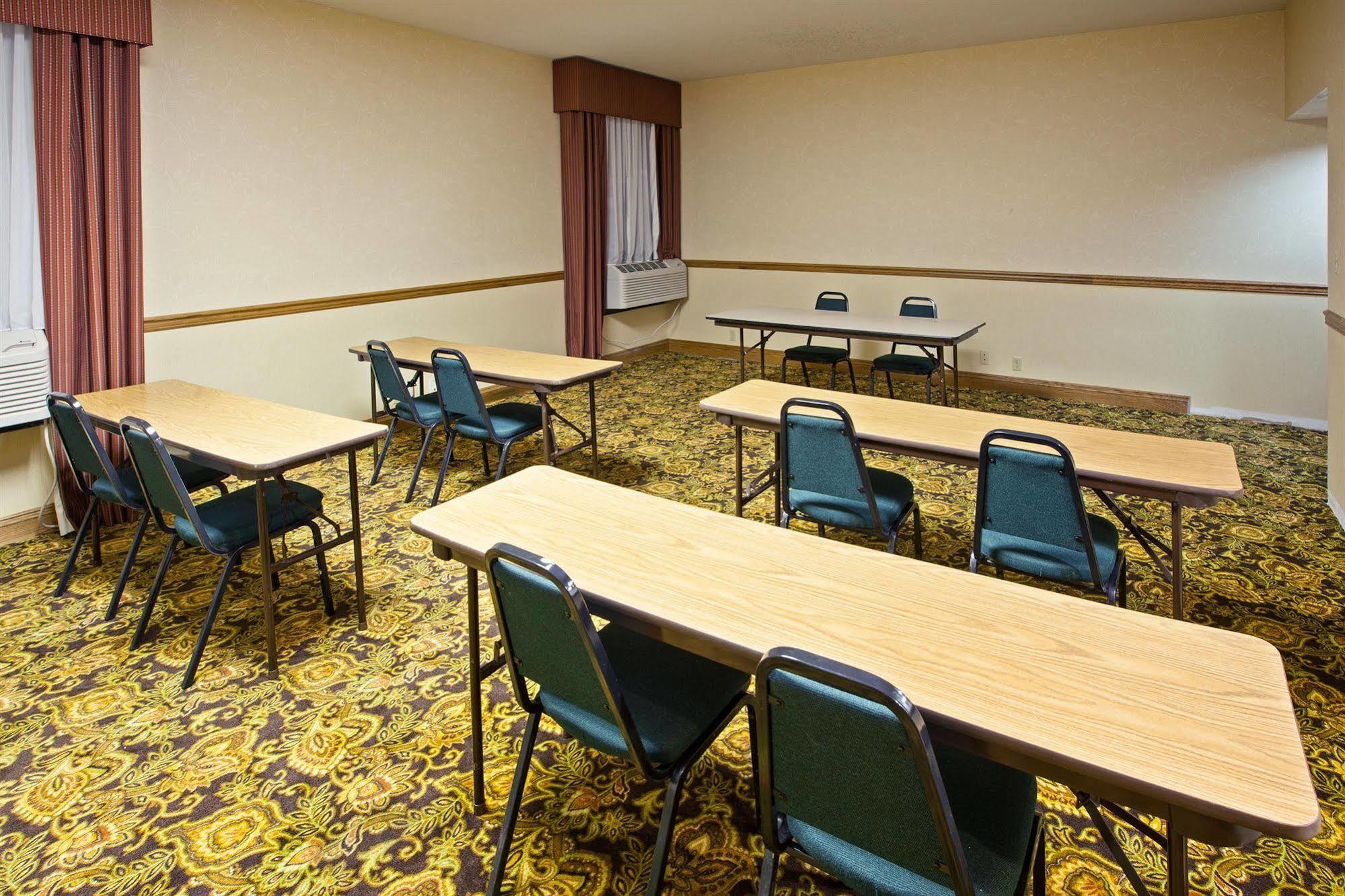 Quality Inn & Suites Saginaw Business photo