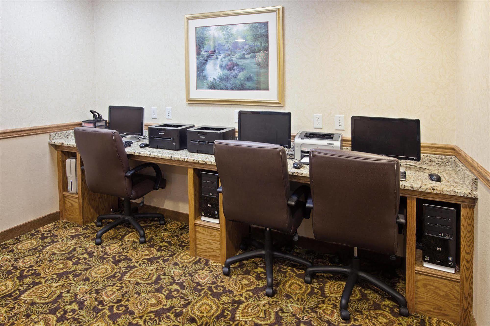 Quality Inn & Suites Saginaw Business photo